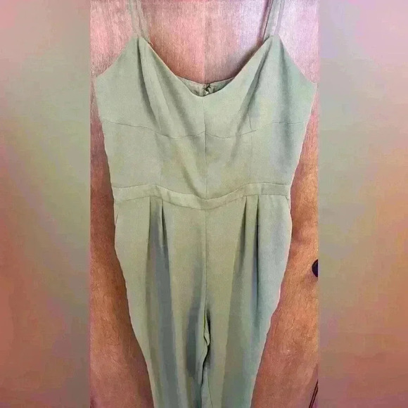 Jennifer Lopez Olive Green Jumpsuit - Picture 2 of 9